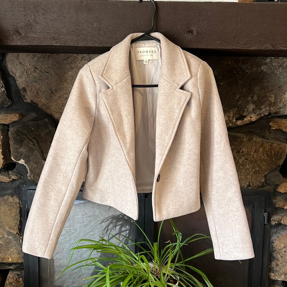 Promesa NWOT size small jacket blazer cropped